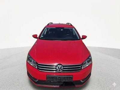 Gebraucht VW Passat Trendline 140 PS (102 kW) 2012 Rot Kombi