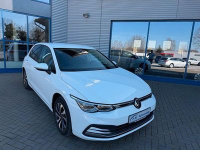 Gebraucht VW Golf VIII Active 150 PS (110 kW) 2022 Weiß Limousine