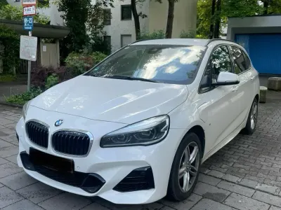 Gebraucht BMW 225 Active Tourer M Sport 224 PS (164 kW) 2019 Alpinweiss iii Van / Kleinbus