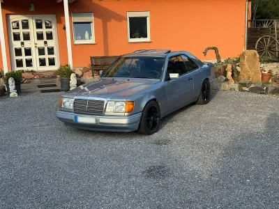 Gebraucht Mercedes 230 132 PS (97 kW) 1991 Silber Coupé