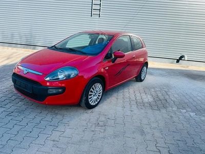 Gebraucht Fiat Punto 68 PS (50 kW) 2011 Rot Kleinwagen