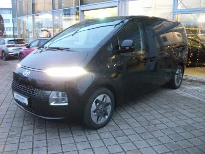 Gebraucht Hyundai Staria Prime 224 PS (164 kW) 2025 Abyss black Van / Kleinbus