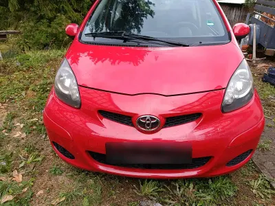Gebraucht Toyota Aygo 68 PS (50 kW) 2011 Andere farben Kleinwagen
