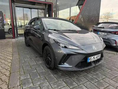 Käytetty MG MG4 EV Luxury 125 kW (170 HP) 2022 Harmaa Viistoperä