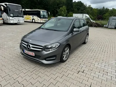 Gebraucht Mercedes B200 136 PS (100 kW) 2015 Grau Kleinwagen