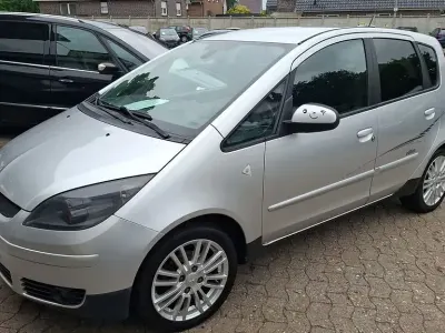 Gebraucht Mitsubishi Colt Motion 95 PS (69 kW) 2008 Silber Kleinwagen
