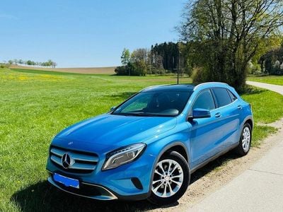 Mercedes GLA220
