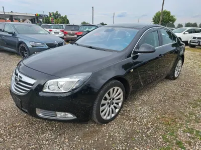 Gebraucht Opel Insignia Edition 160 PS (117 kW) 2013 Schwarz Limousine