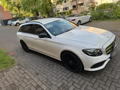 Gebraucht Mercedes E220 Night 194 PS (142 kW) 2017 Weiß Kombi