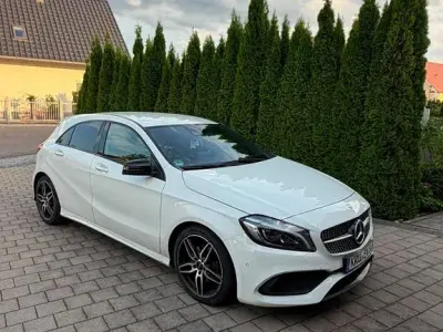 Gebraucht Mercedes A180 AMG line 122 PS (89 kW) 2016 Weiß Kleinwagen