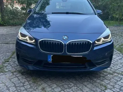 Gebraucht BMW 220 Gran Tourer Sport Line 190 PS (139 kW) 2022 Blau Van / Kleinbus