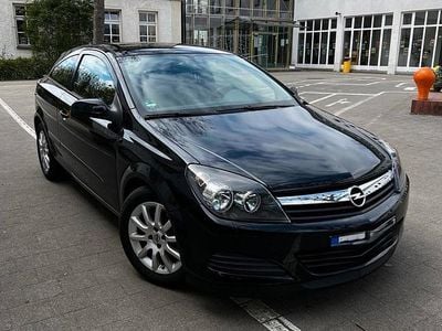 Usata Opel Astra GTC 90 CV (66 kW) 2005 Nero Coupé