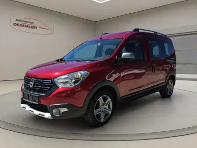Gebraucht Dacia Dokker Stepway 102 PS (75 kW) 2019 Rot Van / Kleinbus