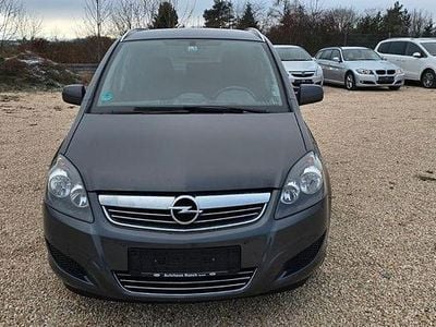Grau Gebraucht 2011 Opel Zafira Edition Van / Kleinbus | 1.299 € (Guter Preis)