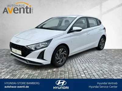 Gebraucht Hyundai i20 Trend 101 PS (74 kW) 2025 Weiß Limousine