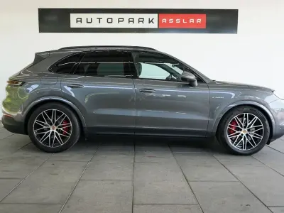 Occasion Porsche Cayenne S E-Hybrid 519 PK (381 kW) 2025 Grijs SUV