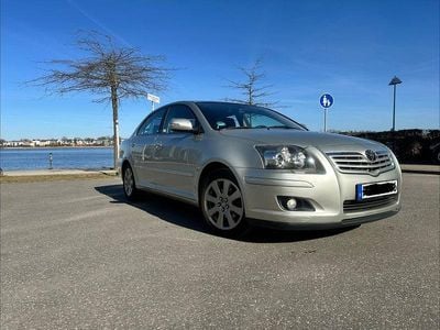 Gebraucht Toyota Avensis 129 PS (94 kW) 2008 Silber Limousine