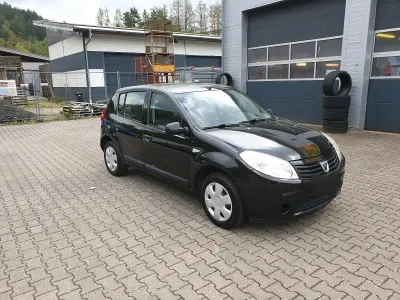 Używany Dacia Sandero 75 KM (55 kW) 2012 Czarny Hatchback