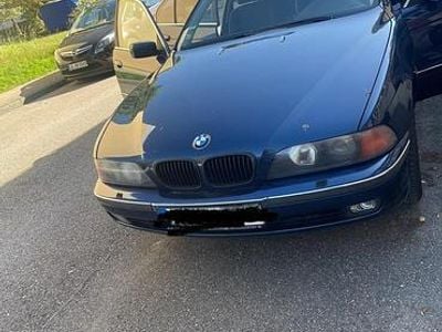 BMW 523