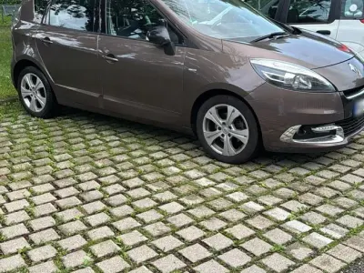 Gebraucht Renault Scénic III 131 PS (96 kW) 2012 Braun Van / Kleinbus