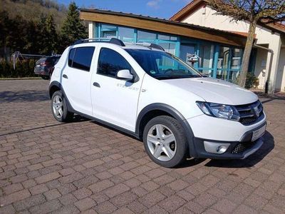 Gebraucht Dacia Sandero Prestige 90 PS (66 kW) 2014 Weiß Kleinwagen