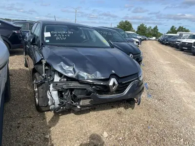 Używany Renault Mégane II 116 KM (85 kW) 2021 Szary Sedan/Limuzyna