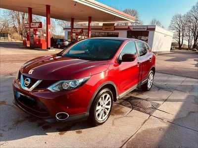 Gebraucht Nissan Qashqai 131 PS (96 kW) 2016 Rot SUV