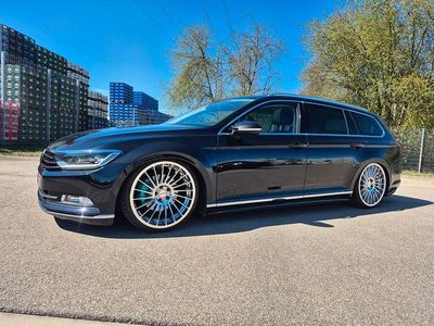 Gebraucht VW Passat Highline 150 PS (110 kW) 2015 Schwarz Kombi