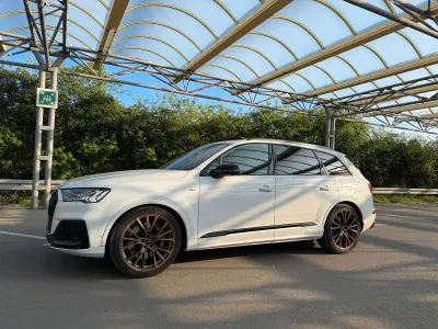 Używany Audi Q7 S-Line 381 KM (280 kW) 2020 Biały SUV