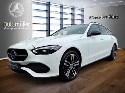 Używany Mercedes C300e Avantgarde 204 KM (150 kW) 2023 Biały Sedan/Limuzyna