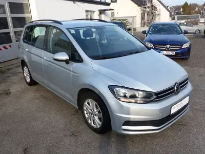 Gebraucht VW Touran Comfortline 150 PS (110 kW) 2020 Silber Van / Kleinbus