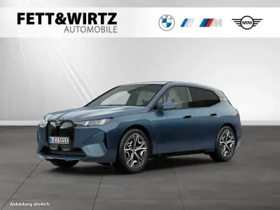 Gebraucht BMW iX Lifestyle 300 kW (408 PS) 2025 Arctic race blue metallic SUV
