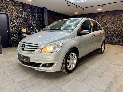 Gebraucht Mercedes B180 109 PS (80 kW) 2006 Silber Van / Kleinbus