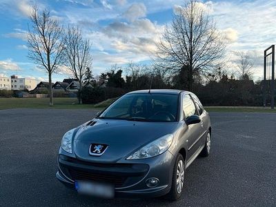 Gebraucht Peugeot 206+ 75 PS (55 kW) 2009 Grau Kleinwagen