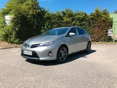 Gebraucht Toyota Auris Life+ 132 PS (97 kW) 2015 Silber Limousine