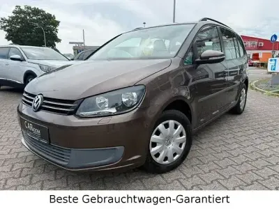 Gebraucht VW Touran Trendline 140 PS (102 kW) 2011 Braun Van / Kleinbus