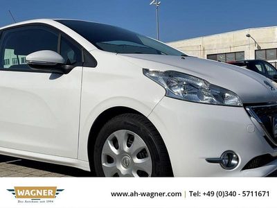Gebraucht Peugeot 208 Active 68 PS (50 kW) 2013 Weiß Kleinwagen