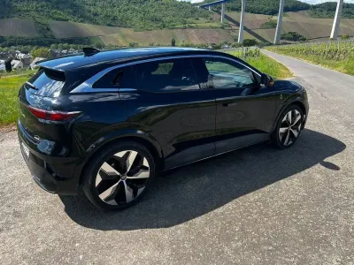 Occasion Renault Megane E-Tech Komfort 160 kW (218 ch) 2022 Noir Berline