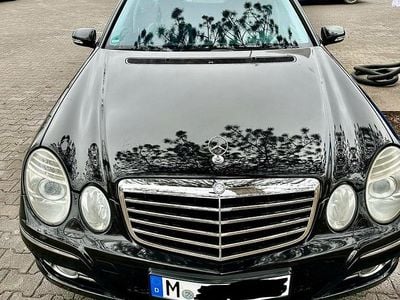 Schwarz Gebraucht 2008 Mercedes E230 Avantgarde Limousine | 5.600 € (Teuer)