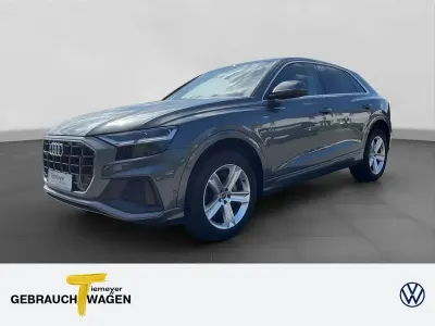 Używany Audi Q8 S-Line 286 KM (210 kW) 2023 Szary SUV