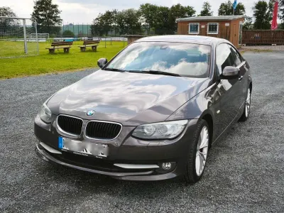 Gebraucht BMW 320 Sport Line 184 PS (135 kW) 2011 Braun Coupé