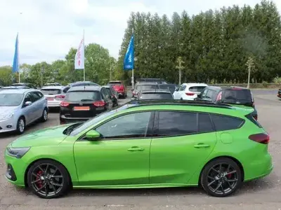 Gebraucht Ford Focus ST 280 PS (205 kW) 2023 Grün Limousine