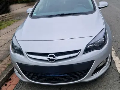 Gebraucht Opel Astra 2013 Grau Kombi