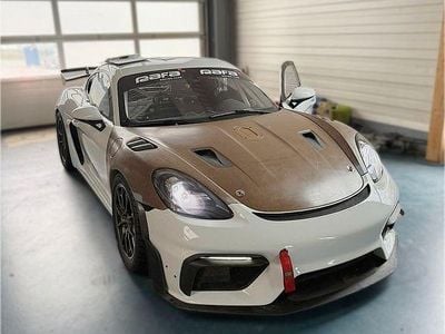Weiß Gebraucht 2024 Porsche Cayman GT4 Coupé | 177.900 €