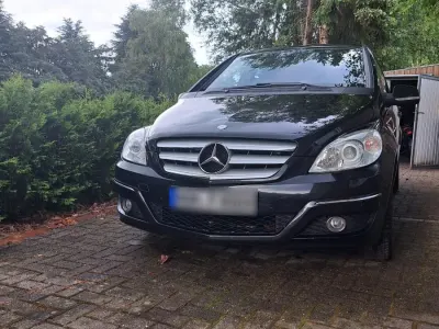 Gebraucht Mercedes B180 116 PS (85 kW) 2009 Schwarz Van / Kleinbus