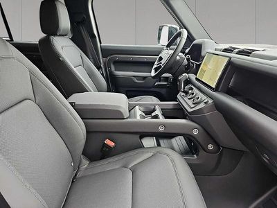 Gebraucht Land Rover Defender SE Dynamic 252 PS (185 kW) 2025 Silicon silver SUV