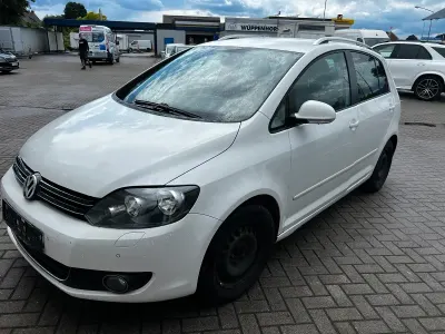 Gebraucht VW Golf VI 105 PS (77 kW) 2011 Weiß Kleinwagen