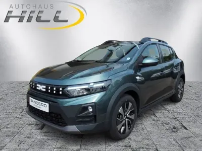 Neu Dacia Sandero Expression 110 PS (80 kW) 2026 Grün Limousine