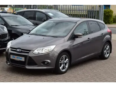Gebraucht Ford Focus Trend 101 PS (74 kW) 2013 Braun Limousine