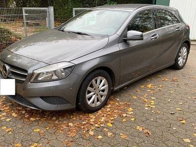 Grau Gebraucht 2014 Mercedes A180 Edition Limousine | 9.900 € (Guter Preis)